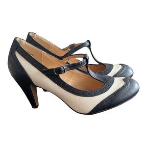 Chase + Chloe Navy and White Wingtip Heels - Size 9